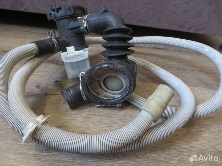 Сливной насос со шлангом Siemens IQ300