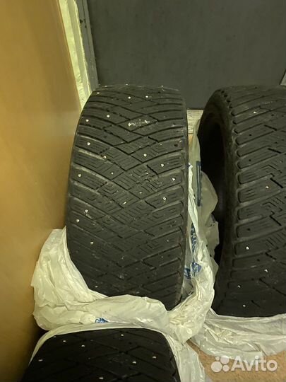 Goodyear Ultragrip Ice Arctic 235/45 R17