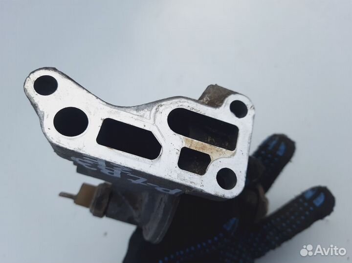 Кронштейн масляного фильтра Volkswagen Passat B3