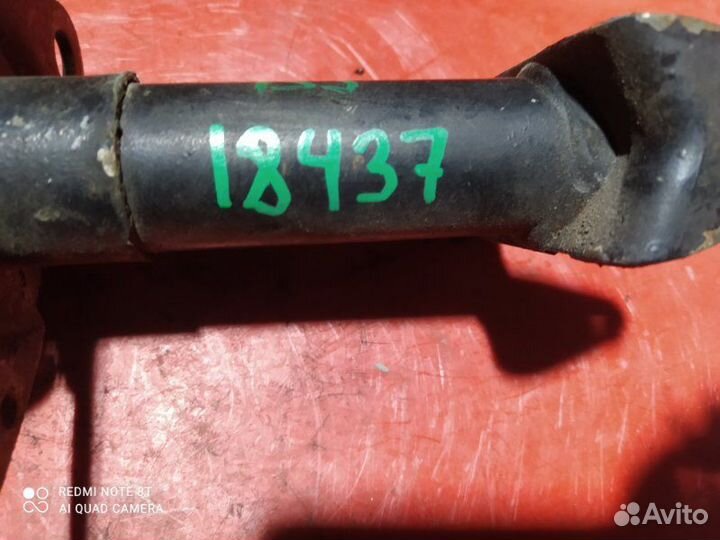 Кронштейн усилителя бампера правый Volkswagen