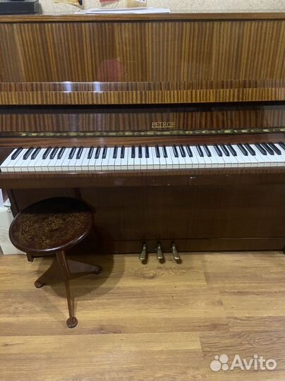Пианино Petrof