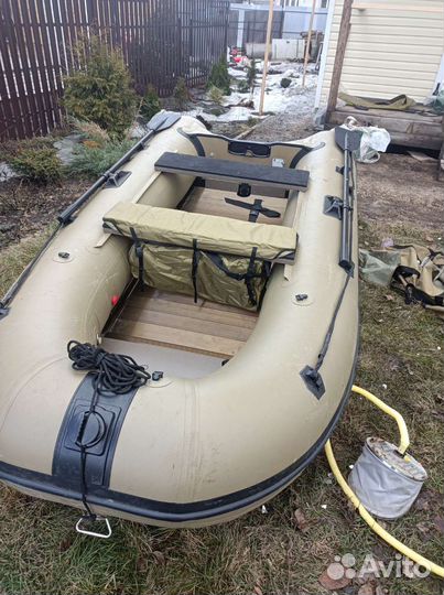 Лодка Badger с мотором 9.9 (15)