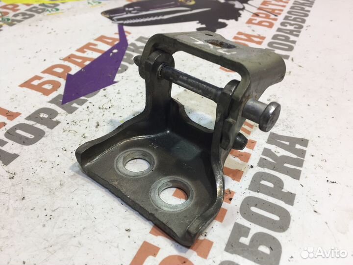 Ситроен С4 Пикассо Петля верхняя передней двери