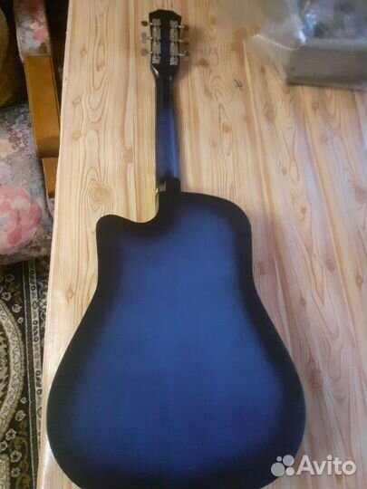 Акустическая гитара