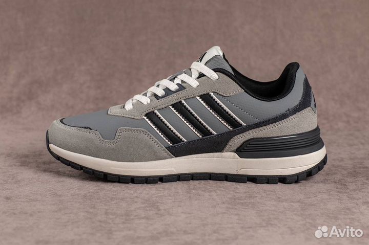 Кроссовки Adidas демисезонние