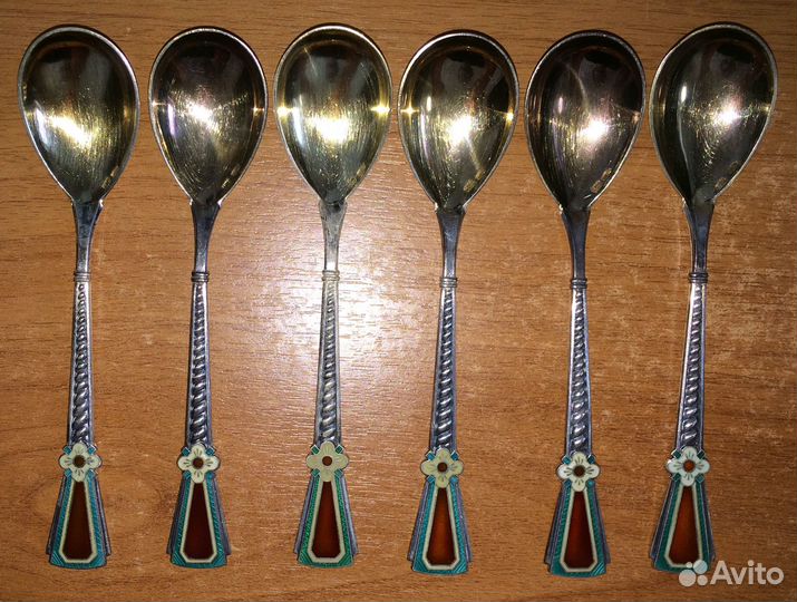 Набор серебряных чайных ложек с эмалью. 916 пр