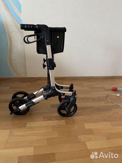 Ходунки для взрослых с колесами