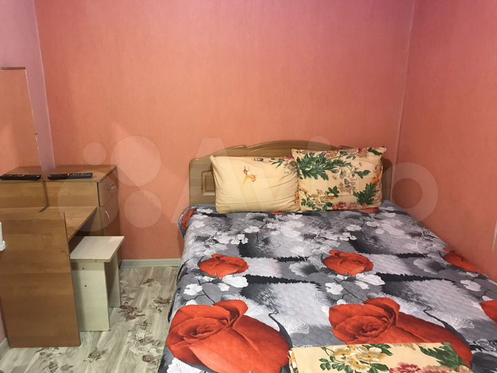 Комната 18 м² в 6-к., 1/2 эт.