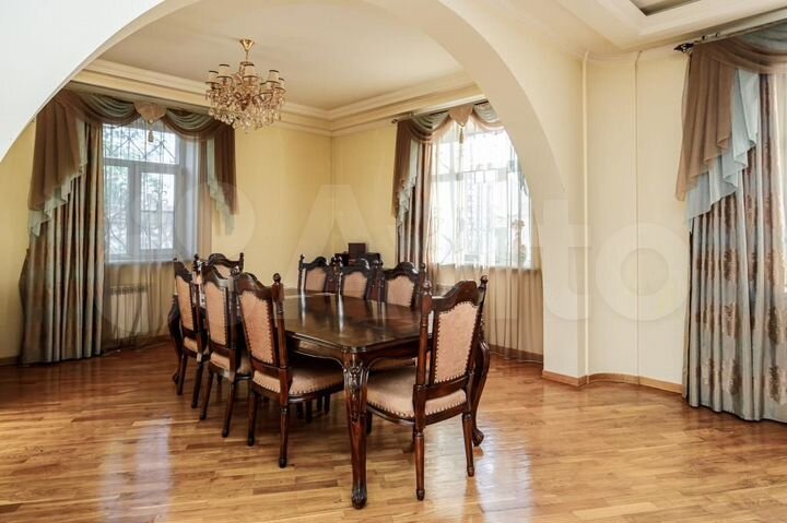 Коттедж 484,7 м² на участке 20 сот.