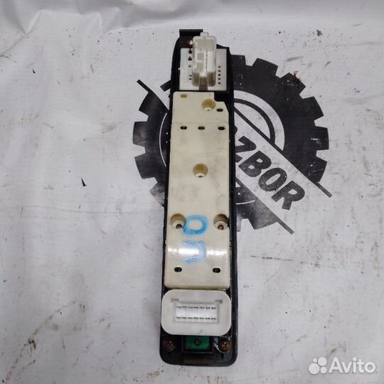 Блок управления стеклоподъемниками Mitsubishi