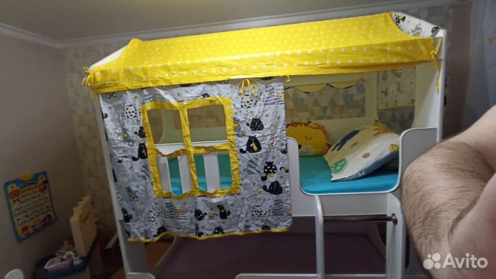 Кровать домик 2х-ярусная