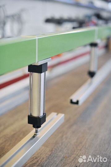 Прижимная балка для форматно-раскроечного станка