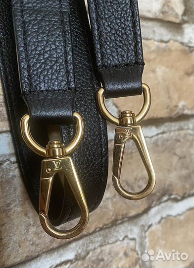 Плечевой кожаный черный ремень Louis Vuitton