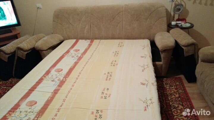 Диван и два кресла