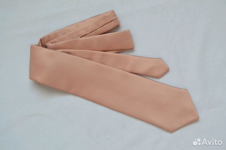 Бабочка и галстук/бабочка на шею