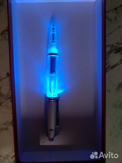 Шариковая ручка с подсветкой