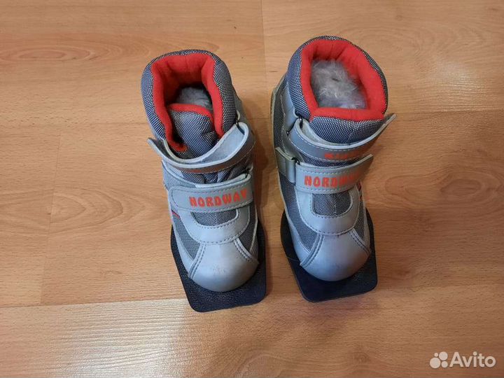 Лыжные ботинки