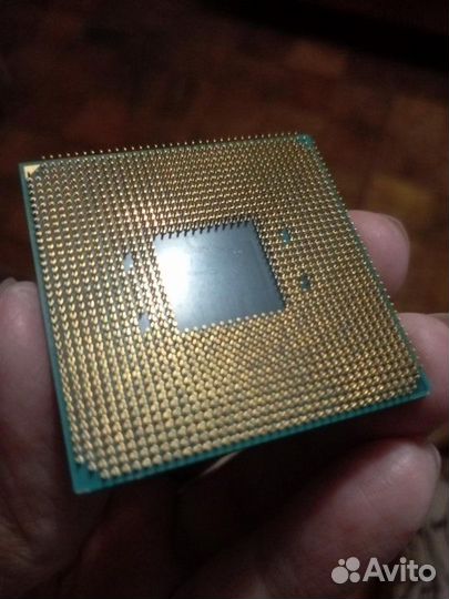 Процессор AMD Ryzen 5 PRO 2400GE