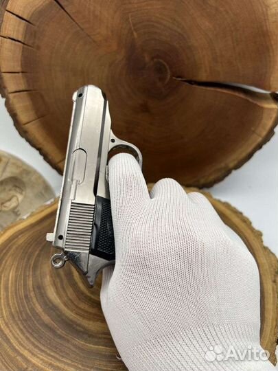 Металлический пистолет зажигалка Макаров