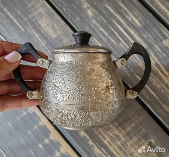 Мельхиоровая сахарница