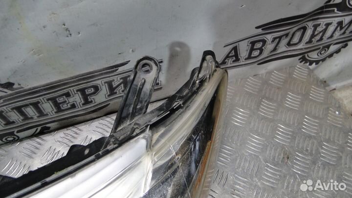 Фара левая Toyota Sienna 3 2012 3.5