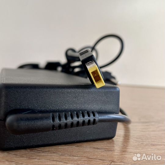 Зарядка, блок питания Lenovo 135w
