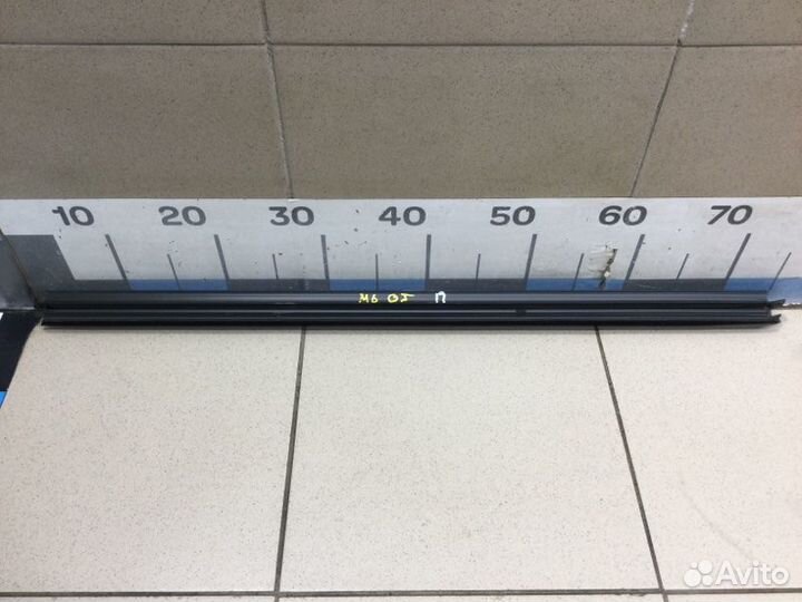 Уплотнитель стекла двери передний правый Mazda 6