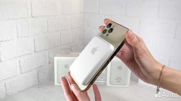 Apple MagSafe battery pack