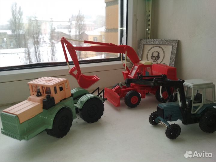 Трактор Т 2, Экскаватор мтз 82 Кировец К 700