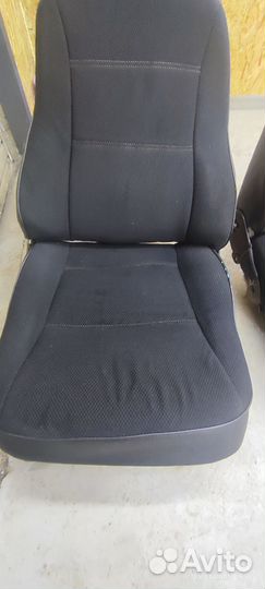 Передние сиденья на ниву 21213