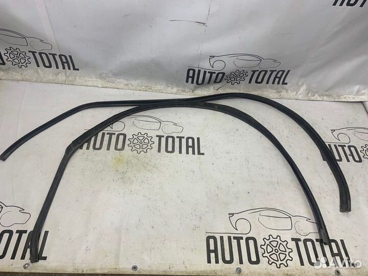 Резинка уплотнительная крыши Renault Logan K7J710