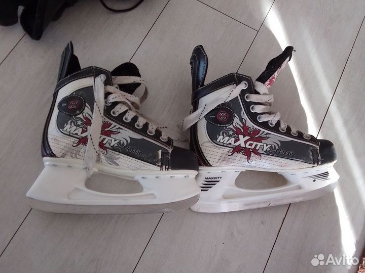 Хоккейные коньки