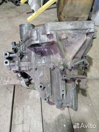 Продам МКПП на хонда цивик. Мотор D15B