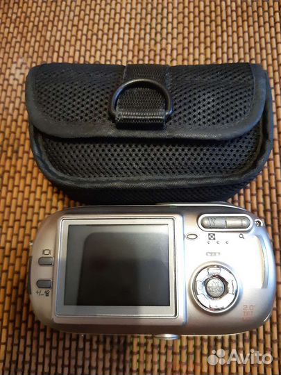 Компактный цифровой фотоаппарат