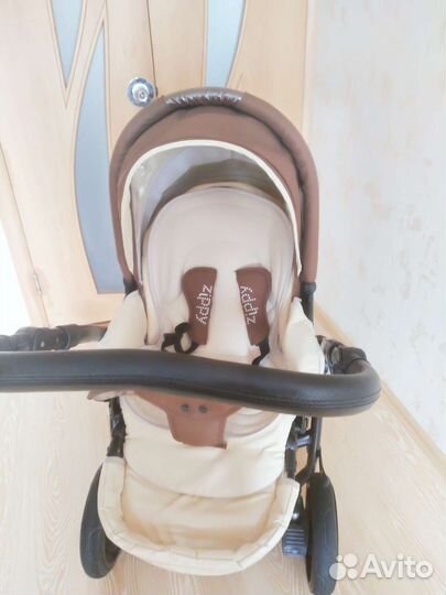 Коляска Zippy 2 в 1