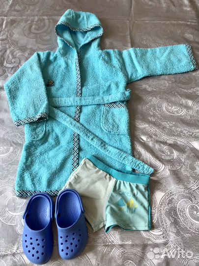 Халатик для бассейна р-р 98, кроксы 24-25, плавки