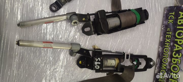 Передний ремень безопасности Volvo S80