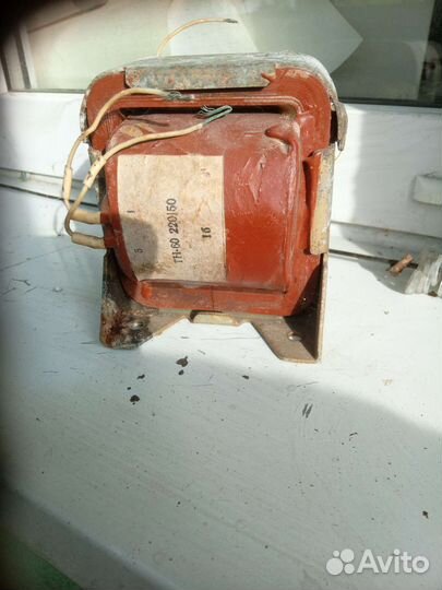 Понижающий трансформатор 220 12