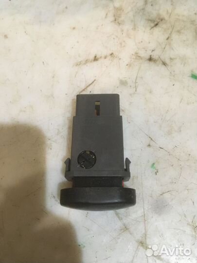 Кнопка аварийной сигнализации Daewoo Nexia