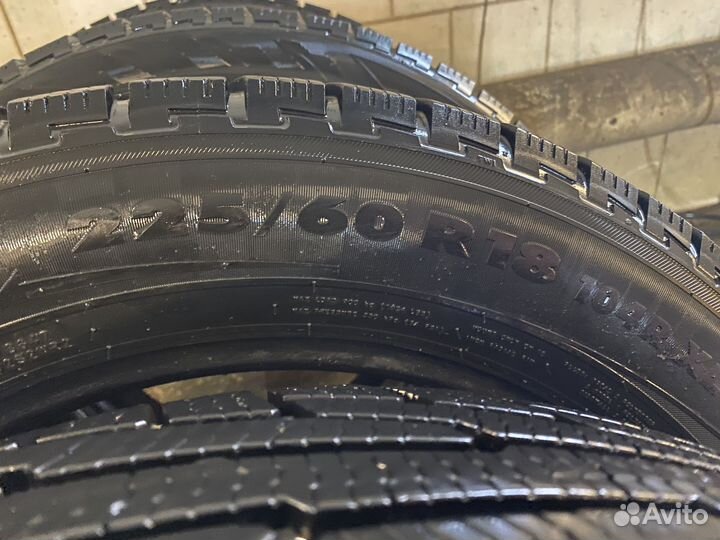 Nokian Tyres Hakkapeliitta R2 SUV 225/60 R18 104R