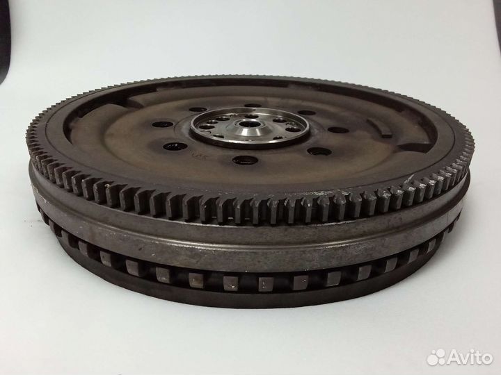 Двухмассовый маховик кia Sorento 1 б/у