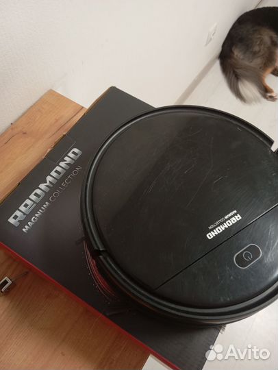 Робот пылесос redmond RV r560