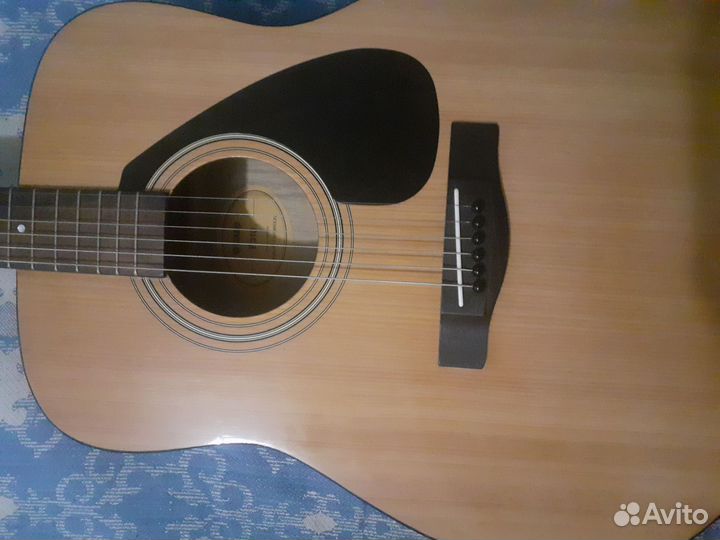 Акустическая гитара