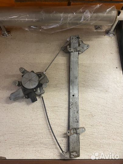Стеклоподъемник правый mitsubishi lancer 9