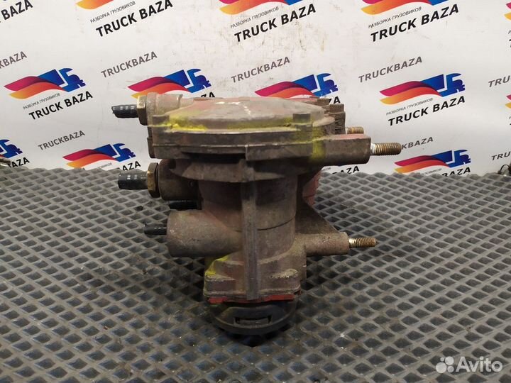 Кран управления тормозами прицепа