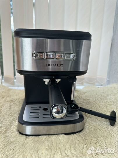 Кофеварка рожковая delta LUX DE-2003 черный