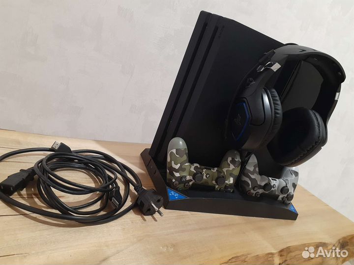 Игровая приставка ps4pro