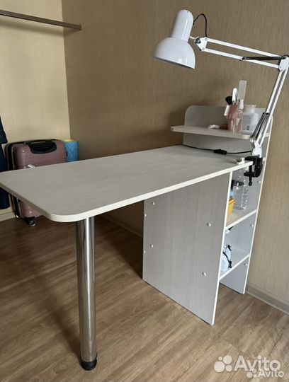 Маникюрный стол складной