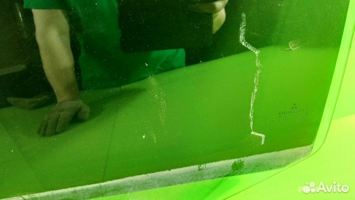 Стекло двери задней левой для Mitsubishi Carisma