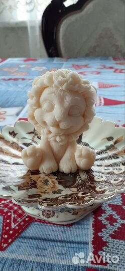 Шоколадная фигура львенка